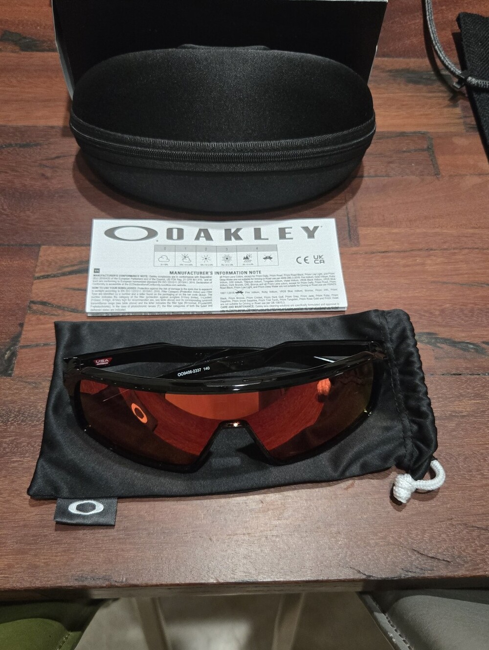 Oakley Men's OO9406 Sutro NFL Collection Rectangular Sunglasses -  Brand New